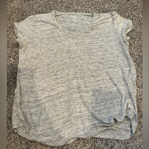 GAP Heather gray tee